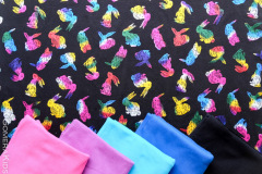 Trikotaaz_mustal_laikivad_janesed